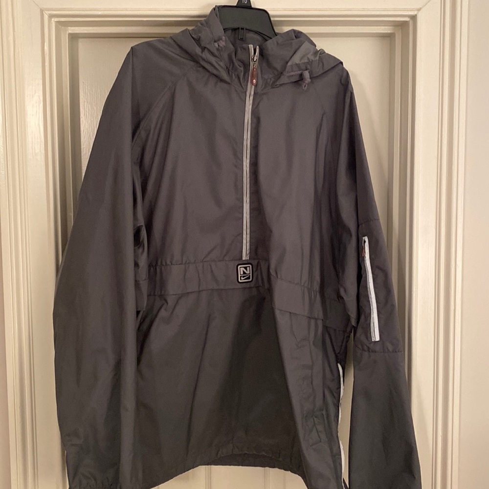 Nike water resistant windbreaker